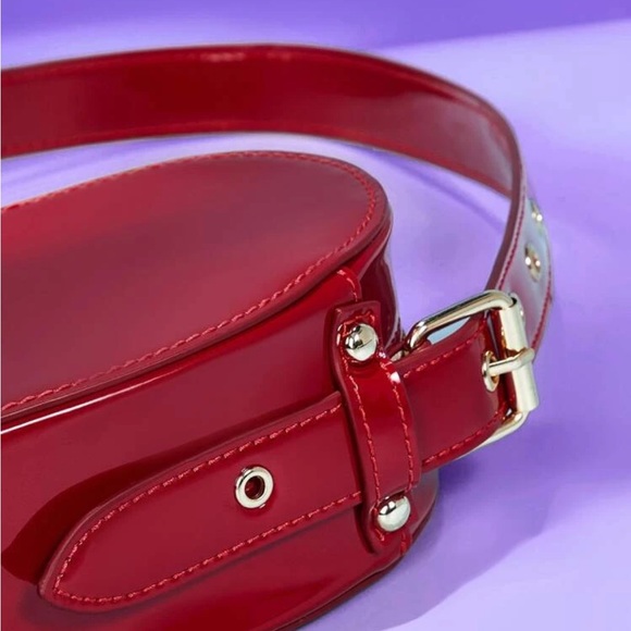 Lightweight, Business Casual Minimalist heart purse - Picture 4 of 6